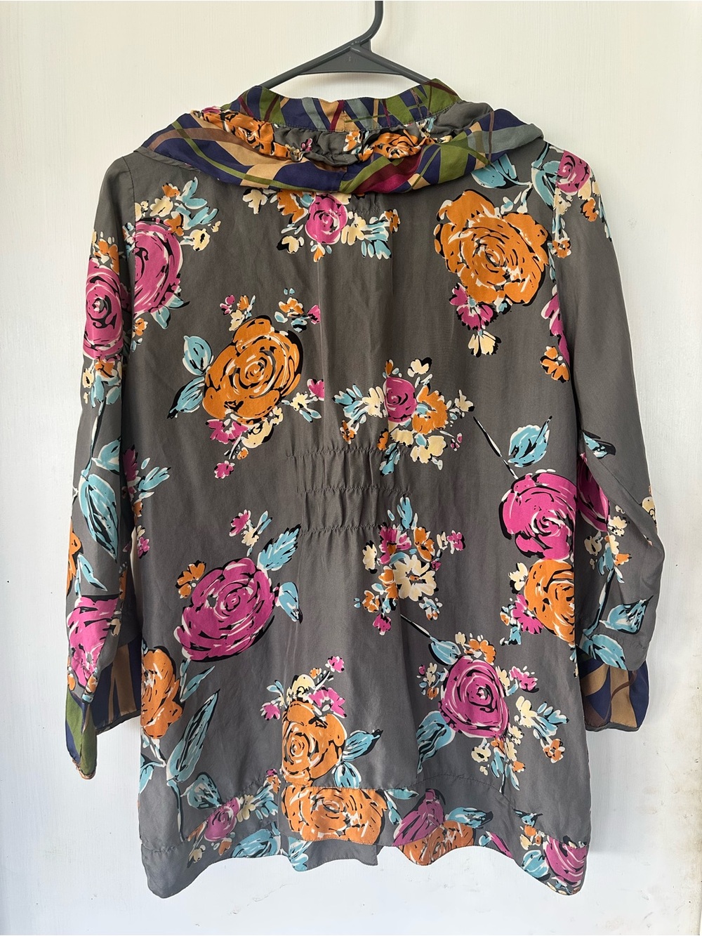 Johnny Was Abstract Rose Silk Blouse Top Grey Pink Orange Size Small - Picture 3 of 5